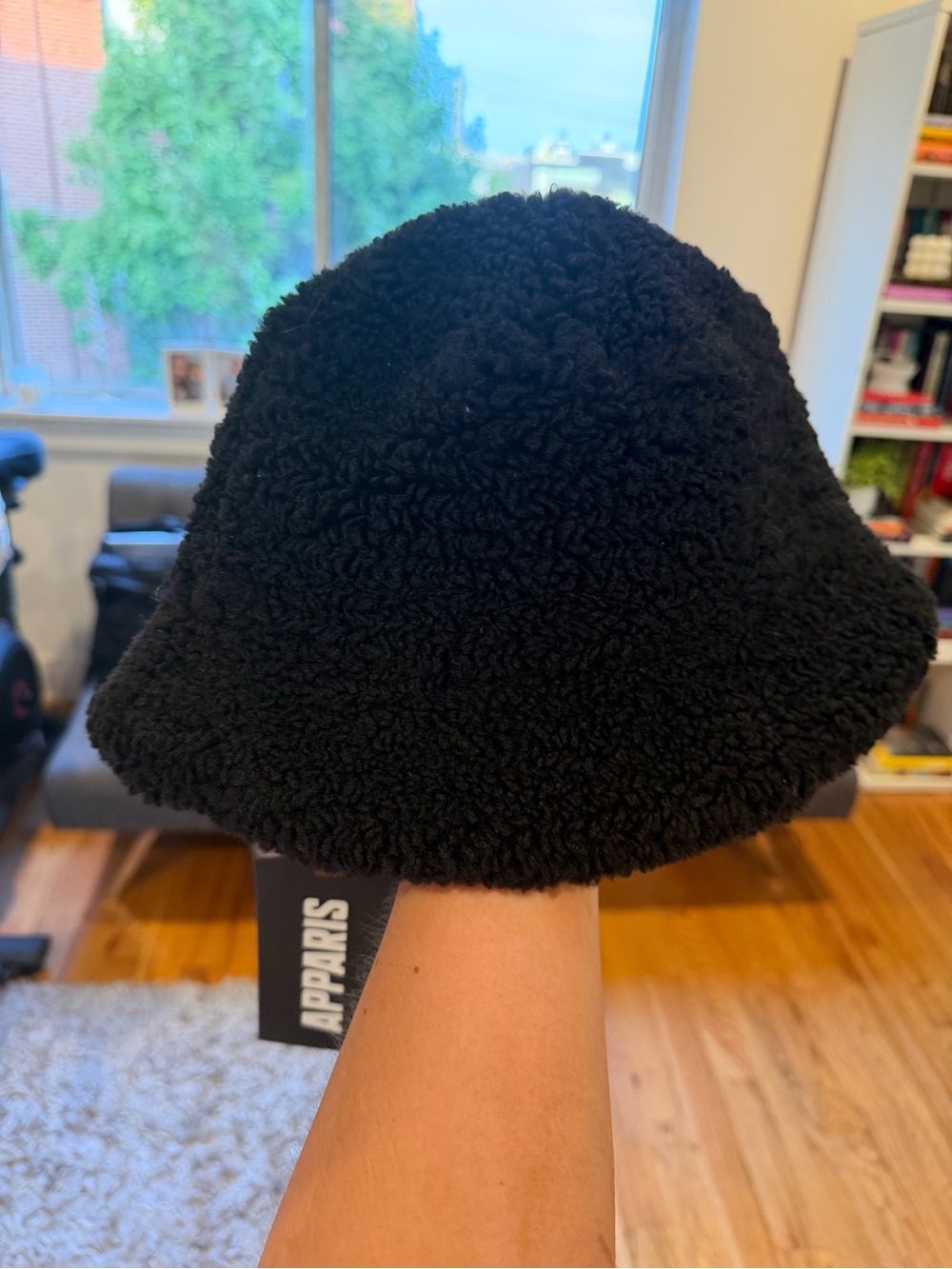 Apparis Black Sherpa Bucket Hat - Plush Textured Design